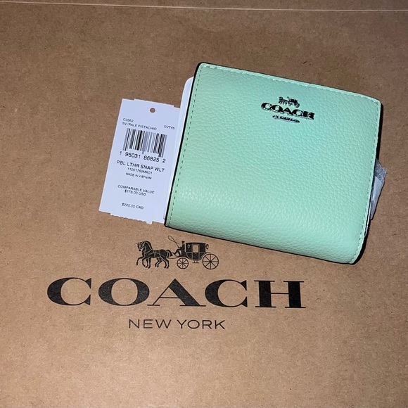 NWT COACH Snap Wallet C2862 SV/Pale Pistachio Pebbled Leather - Picture 1 of 4